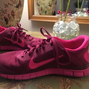 Women’s Nike running shoes size 9.5